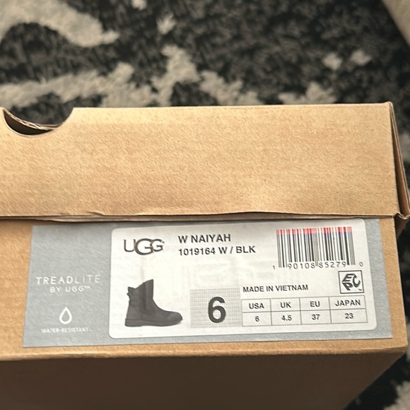 UGG NAIYAH BLACK Water 💦 Resistant - Picture 11 of 11
